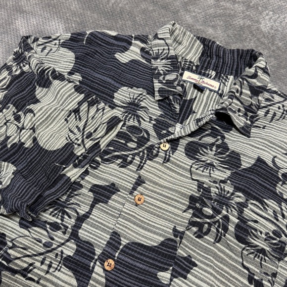 Tommy Bahama Other - Tommy Bahama Mens XXL Silk Floral Camp Shirt Grey Black Tropical Short Sleeve